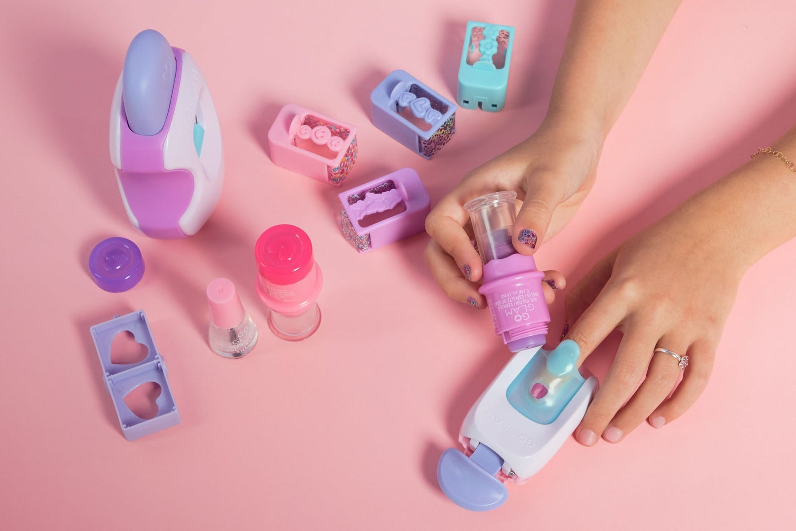 Maker, GO GLAM Studio Nail Kit, Style 200 Nails, 4 Designs, 2 Polish Applicators & Mask, Ages 7+ Z7D9 - product image 5