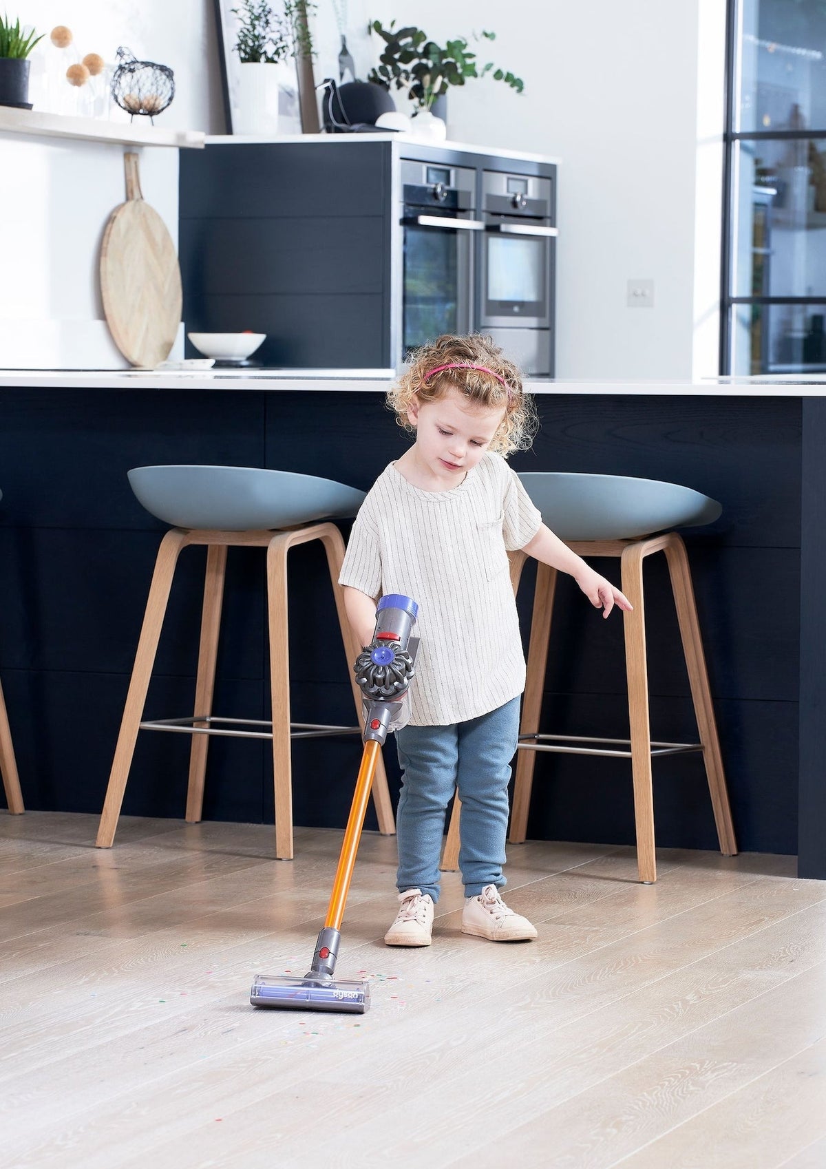 Stick Vacuum Cleaner Interactive Toy, Battery Operated, Ages 3+ R2C4 - product image 8