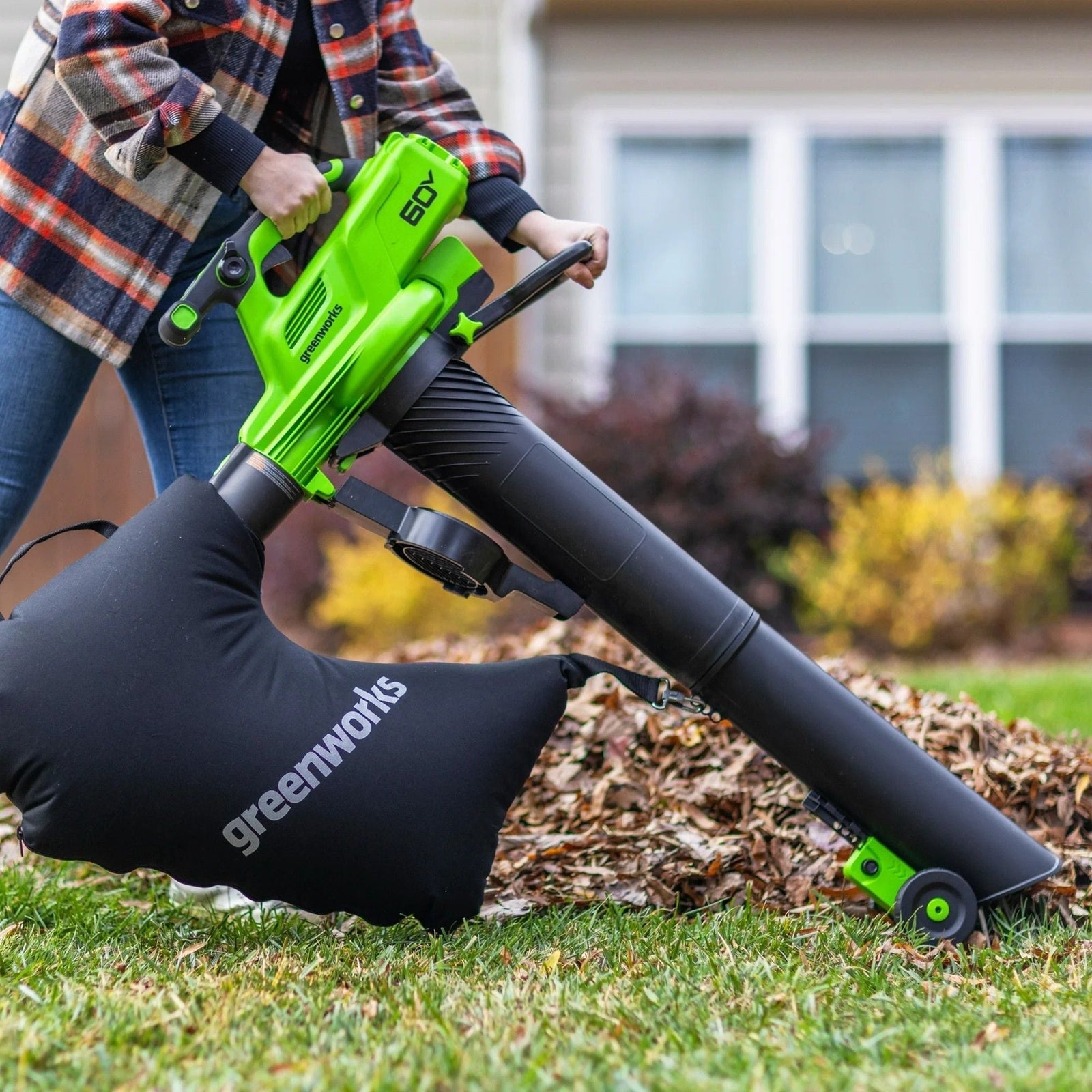 60V 520 CFM/240 MPH Blower Vacuum with 4Ah Battery T2M3 - product image 7