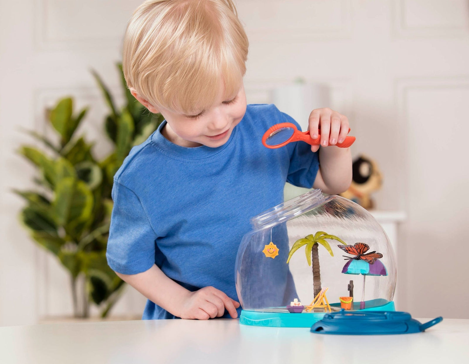 Retreat Insect Catcher Toy Discover Set with Bug House & Magnifier, Ages 4+ P3G7 - product image 3
