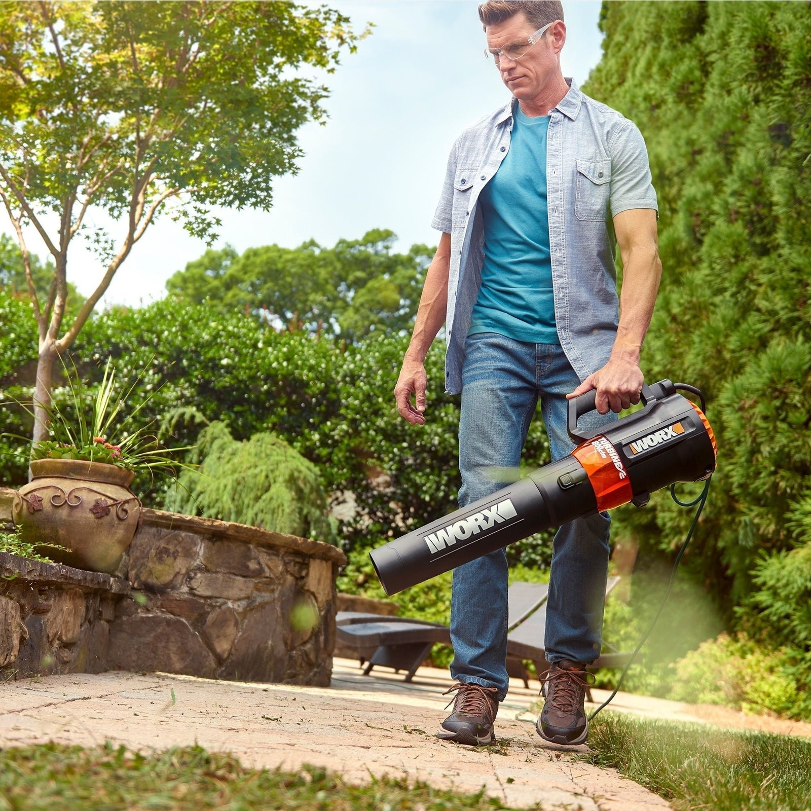12 Amp Electric 800 CFM 135 MPH Leaf Blower with Turbine Fan Technology B0X6 - product image 8