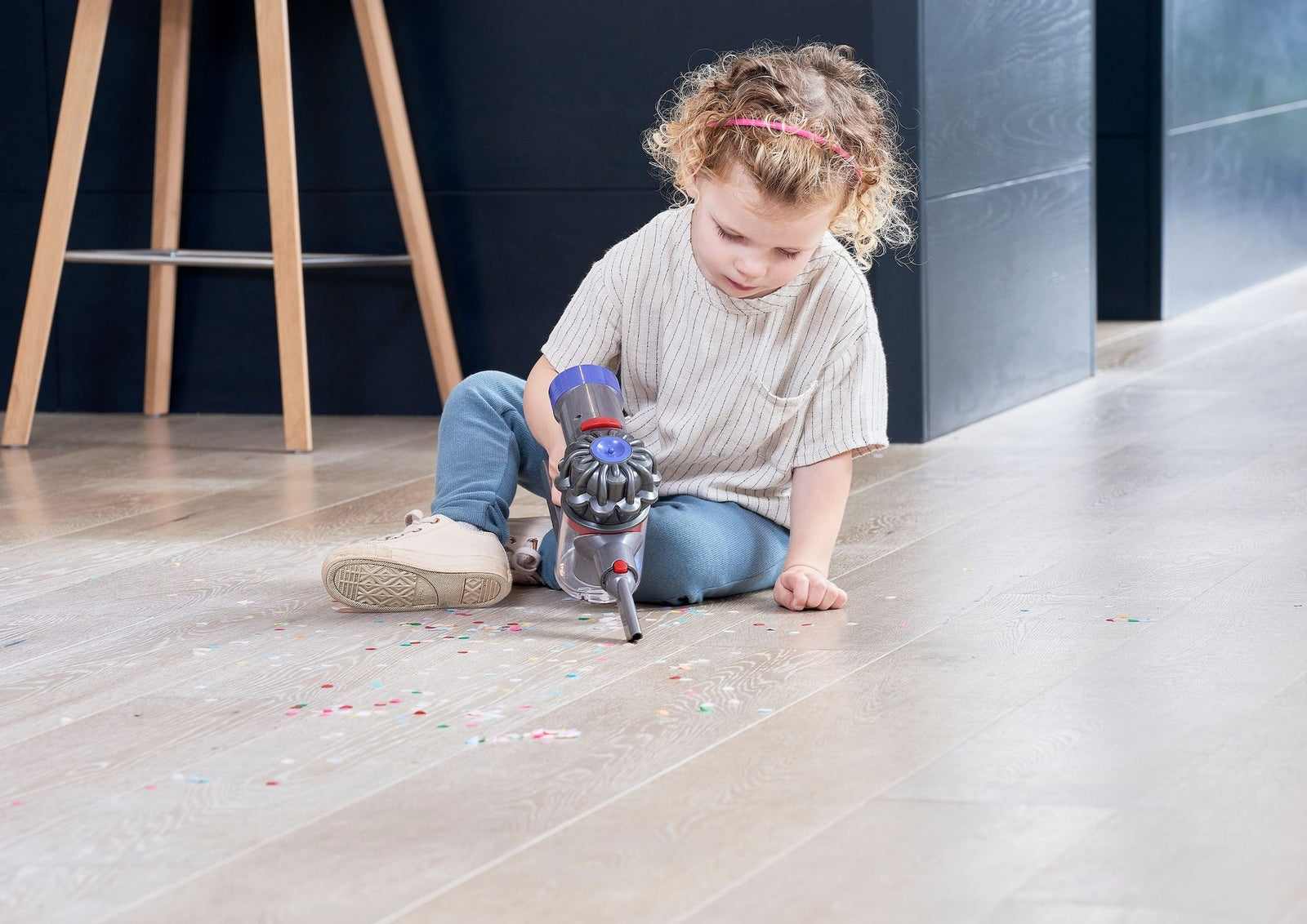 Stick Vacuum Cleaner Interactive Toy, Battery Operated, Ages 3+ R2C4 - product image 7